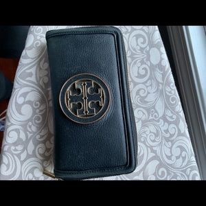 Tory Burch wallet